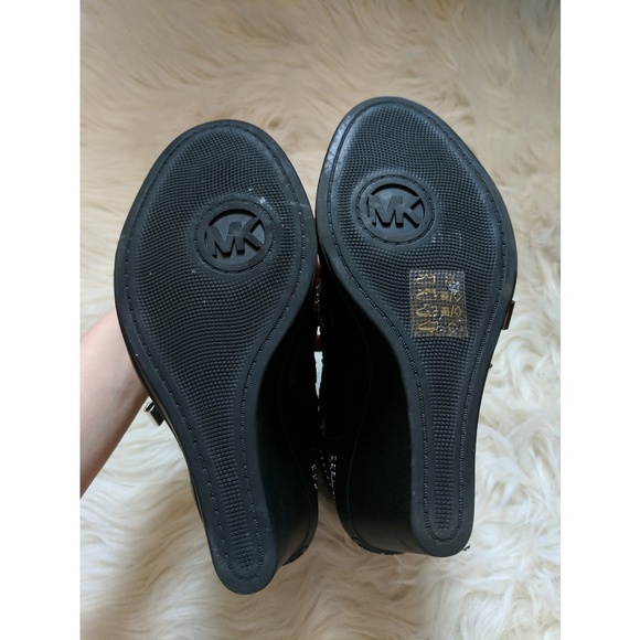 🛑 Sold ✋ Kors Black Studded Grayson Wedge - Picture 5 of 8